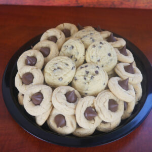 12" Tollhouse & Peanut Butter Blossom Cookie Tray